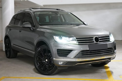 VOLKSWAGEN TOUAREG II 7P 2014-2018 PO FACELIFTINGU KRATKA PRZEDNIEGO ZDERZAKA PRAWA 7P68078209B9