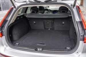 VOLVO V60 II 2018+ ROLETA BAGAŻNIKA CZARNA 31462676