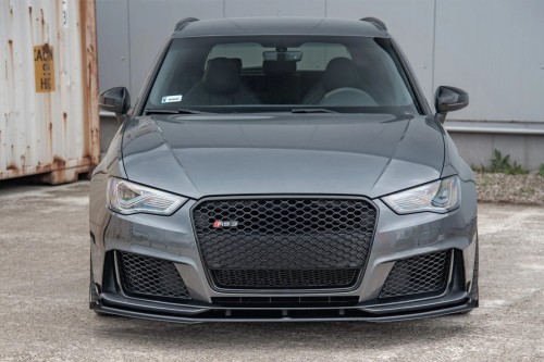 AUDI RS3 8V4 2015-2017 PRZED FACELIFTINGIEM RAMKA GRILLA CZARNA 8V4853653