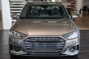 AUDI A4 B9 2019-2024 PO FACELIFTINGU RAMKA GRILLA CZARNA 8W0853651D