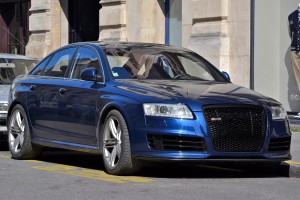 AUDI RS6 C6 4F 2008-2011 PO FACELIFTINGU RAMKA GRILLA CZARNA 4F0853651