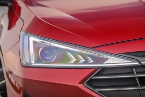 HYUNDAI ELANTRA VI AD 2018-2020 PO FACELIFTINGU LAMPA PRZEDNIA PRAWA 92102F2500