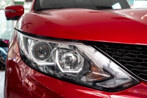 NISSAN QASHQAI II J11 2014-2017 PRZED FACELIFTINGIEM LAMPA PRZEDNIA PRAWA Z LED 260604EH0A