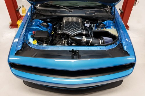 DODGE CHALLENGER 2012-2021 GÓRNA OSŁONA PASA PRZEDNIEGO PRAWA 5028748AD