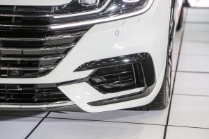 VOLKSWAGEN ARTEON 2017-2020 R-LINE PRZED FACELIFTINGIEM NAROŻNIK PRZEDNIEGO ZDERZAKA LEWY 3G8807014G