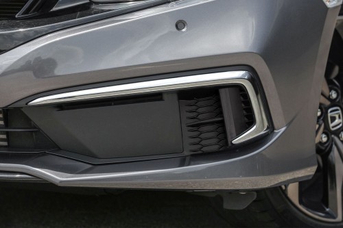 HONDA CIVIC X 2019-2021 PO FACELIFTINGU KRATKA HALOGENU Z CHROMEM LEWA 71185TBAK50