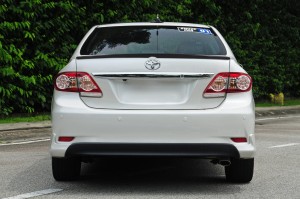 TOYOTA COROLLA XI E14 2010-2013 PRZED FACELIFTINGIEM SPOILER KLAPY TYLNEJ