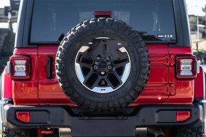 WRANGLER JL 2018+ MOCOWANIE TABLICY DO KOŁA ZAPASOWEGO Z DODATKOWYM ŚWIATŁEM STOP 