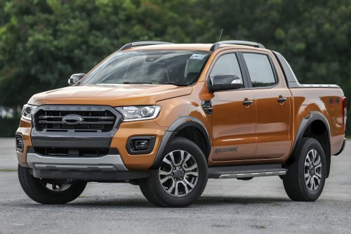 FORD RANGER T8 2019+ POSZERZENIA BŁOTNIKÓW Z ODBLASKIEM