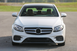 MERCEDES E-CLASS W213 2016-2020 PRZED FACELIFTINGIEM CHROMOWANA LISTWA ZDERZAKA PRZEDNIEGO A2138857000