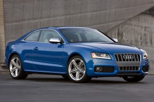 AUDI A5 / S5 8T 2007-2011 PRZED FACELIFTINGIEM RAMKA GRILLA CHROMOWANA 8T0853651D