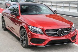 MERCEDES C-CLASS C205 2015-2021 LISTWA PRZEDNIEGO ZDERZAKA PRAWA CZARNA A2058852600