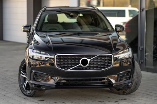 VOLVO XC60 II 2017-2021 PRZED FACELIFTINGIEM R-DESING KRATKA ŚRODKOWA PRZEDNIEGO ZDERZAKA Z PDC 31449130