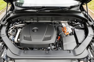 VOLVO XC60 II 2017+ GÓRNA OSŁONA PASA PRZEDNIEGO 31407990 