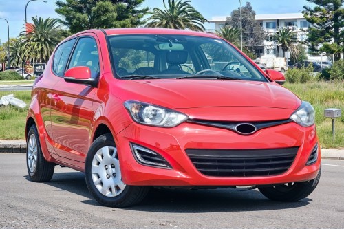 HYUNDAI i20 I PB  2012-2014 PO FACELIFTINGU KRATKA PRZEDNIEGO ZDERZAKA PRAWA 865241J500 / 865281J500