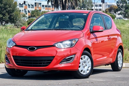 HYUNDAI i20 I PB  2012-2014 PO FACELIFTINGU KRATKA PRZEDNIEGO ZDERZAKA LEWA 865231J500 / 865271J500