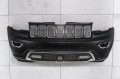 JEEP GRAND CHEROKEE IV WK2 2017-2021 PO DRUGIM FACELIFTINGU KOMPLETNY ZDERZAK PRZEDNI Z PDC BEZ SPRYSKIWACZY Z CHROMOWANYM GRILLEM 68333498AA