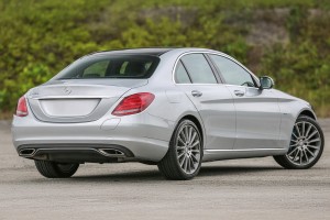 MERCEDES C-CLASS W205 2014-2018 PRZED FACELIFTINGIEM KAMERA COFANIA DYNAMICZNE LINIE ZINTEGROWANA Z KLAMKĄ KLAPY TYLNEJ