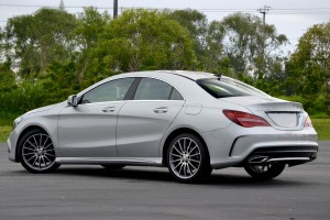MERCEDES CLA C117 W117 2017-2019 PO FACELIFTINGU KAMERA COFANIA FULL HD DYNAMICZNE LINIE ZINTEGROWANA Z KLAMKĄ KLAPY TYLNEJ