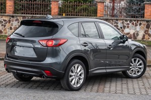 MAZDA CX-5 I KE 2012-2017 KAMERA COFANIA FULL HD DYNAMICZNE LINIE ZINTEGROWANA Z LAMPĄ TABLICY