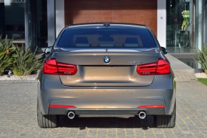 BMW SERIA 3 F30 SEDAN 2011-2018 KAMERA COFANIA FULL HD DYNAMICZNE LINIE ZINTEGROWANA Z KLAMKĄ KLAPY TYLNEJ 
