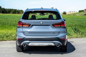 BMW X1 F48 2015-2022 KAMERA COFANIA FULL HD DYNAMICZNE LINIE ZINTEGROWANA Z KLAMKĄ KLAPY TYLNEJ 