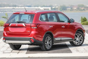 MITSUBISHI OUTLANDER III GF 2012-2018 KAMERA COFANIA FULL HD DYNAMICZNE LINIE