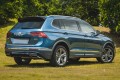 VW TIGUAN II AD1 2016-2024 KAMERA COFANIA FULL HD DYNAMICZNE LINIE ZINTEGROWANA Z KLAMKĄ KLAPY TYLNEJ