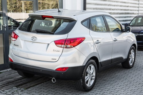 HYUNDAI ix35 2010-2015 KAMERA COFANIA FULL HD DYNAMICZNE LINIE ZINTEGROWANA Z LAMPĄ