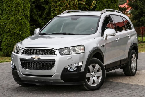 CHEVROLET CAPTIVA I C140 2011-2018 PO LIFTINGU KRATKA PRZEDNIEGO ZDERZAKA ZAŚLEPKA HALOGENU LEWA 96945183