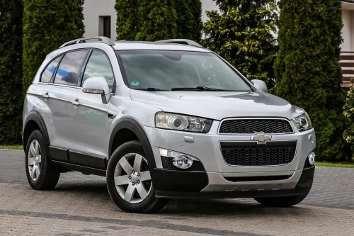 CHEVROLET CAPTIVA I C140 2011-2018 PO LIFTINGU KRATKA PRZEDNIEGO ZDERZAKA ZAŚLEPKA HALOGENU PRAWA 96945185