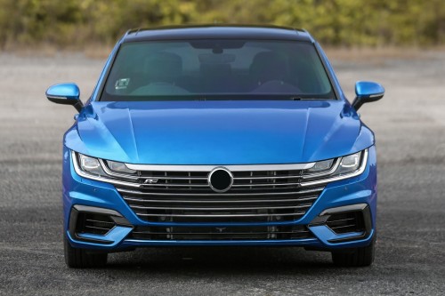 VOLKSWAGEN ARTEON 2017-2020 R-LINE PRZED FACELIFTINGIEM KRATKA PRZEDNIEGO ZDERZAKA ŚRODKOWA 3G8853677A