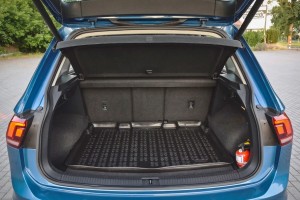 VOLKSWAGEN TIGUAN II AD1 2016-2024 PÓŁKA BAGAŻNIKA 5NA867769G 