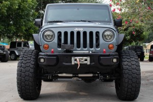 JEEP WRANGLER JK 2007-2018 10TH ANNIVERSARY OSŁONA PŁYTA POD PRZEDNI ZDERZAK Z KOMPLETEM ŚRUB 68186598AA
