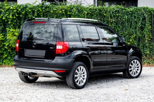 SKODA YETI 2009 – 2017 KAMERA COFANIA FULL HD DYNAMICZNE LINIE ZINTEGROWANA Z KLAMKĄ KLAPY TYLNEJ