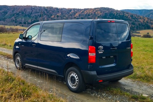 TOYOTA PROACE II / TOYOTA PROACE II VERSO 2016+ KAMERA COFANIA MONTOWANA W MIEJSCE ŚWIATŁA STOPU