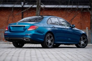 MERCEDES E-CLASS W213 2016-2020 PRZED LIFTINGIEM KAMERA COFANIA KLAMKA KLAPY TYLNEJ DYNAMICZNE LINIE