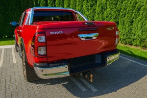 TOYOTA HILUX 2015+ KLAMKA BURTY KLAPY TYŁ Z KAMERĄ COFANIA FULL HD DYNAMICZNE LINIE