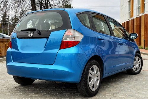 HONDA JAZZ III 2008-2014 KAMERA COFANIA FULL HD DYNAMICZNE LINIE ZINTEGROWANA Z LAMPĄ TABLICY