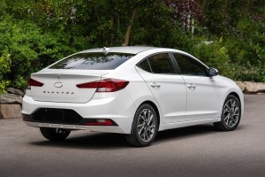 HYUNDAI ELANTRA VI AD 2018-2020 PO FACELIFTINGU CHLAPACZE