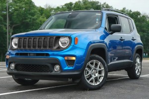 JEEP RENEGADE I BU 2018-2022 PO FACELIFTINGU CHROMOWANA RAMKA PRZEDNIEGO HALOGENU LEWA 6VM61SZ0AA