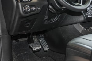 JEEP CHEROKEE 2014+ AUTOMAT NAKŁADKI NA PEDAŁY NAKŁADANE