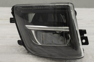 BMW SERIA 7 F01 2013-2015  PO FACELIFTINGU LAMPA PRZECIWMGIELNA LED PRZEDNIA PRAWA 63177311288