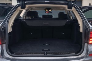 BMW SERIA 5 G31 2017-2024 TOURING (KOMBI) ROLETA BAGAŻNIKA CZARNA 51477466635