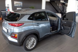 HYUNDAI KONA 2017-2022 WEWNĘTRZNE GÓRNE LISTWY PROGOWE