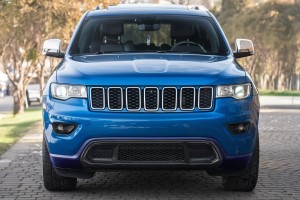JEEP GRAND CHEROKEE IV WK2 2017-2021 PO LIFTINGU CZARNA NAKŁADKA KRATKI PRZEDNIEGO ZDERZAKA 68310779AB CZARNY POŁYSK 
