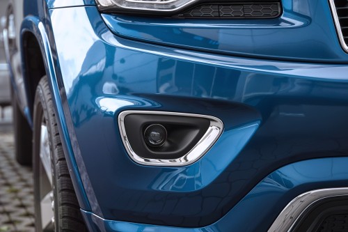 JEEP GRAND CHEROKEE IV WK2 2014-2017 PO FACELIFTINGU ZAŚLEPKA HALOGENU KRATKA ZDERZAKA PRAWA 68143078AB