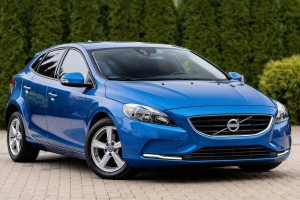 VOLVO V40 II 2012-2019 ALUMINIOWA MASKA 31424258