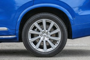 VOLVO XC90 II 2014+ LISTWA TYLNEGO BŁOTNIKA LEWA 39849990 