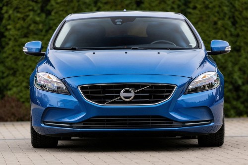 VOLVO V40 II 2012-2019 KRATKA ZAŚLEPKA PRZEDNIEGO ZDERZAKA PRAWA 31347043 31347059